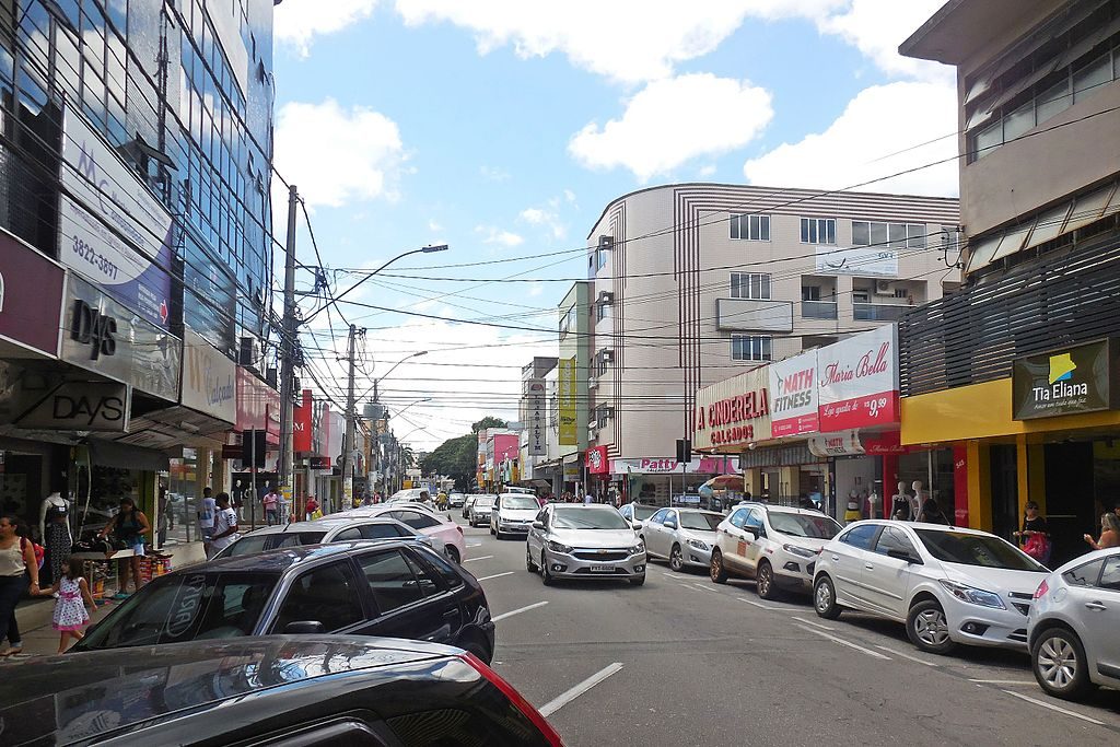 Foto do centro de Ipatinga, na Avenida 28 de maio