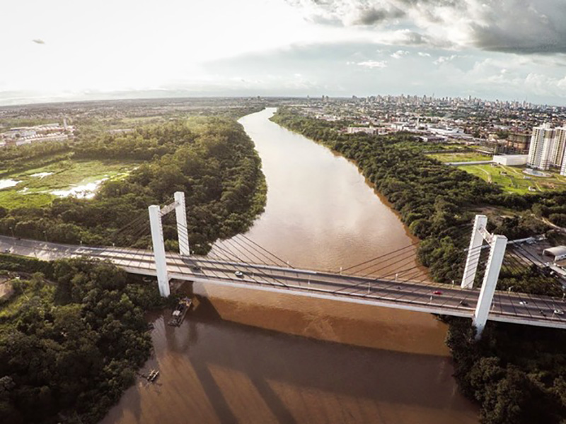 Ponte que liga a cidade à Cuiabá, representando abrir empresa em Várzea Grande