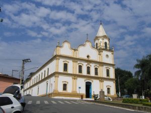 Foto da igreja matriz, representando abir empresa em Santana de Parnaíba