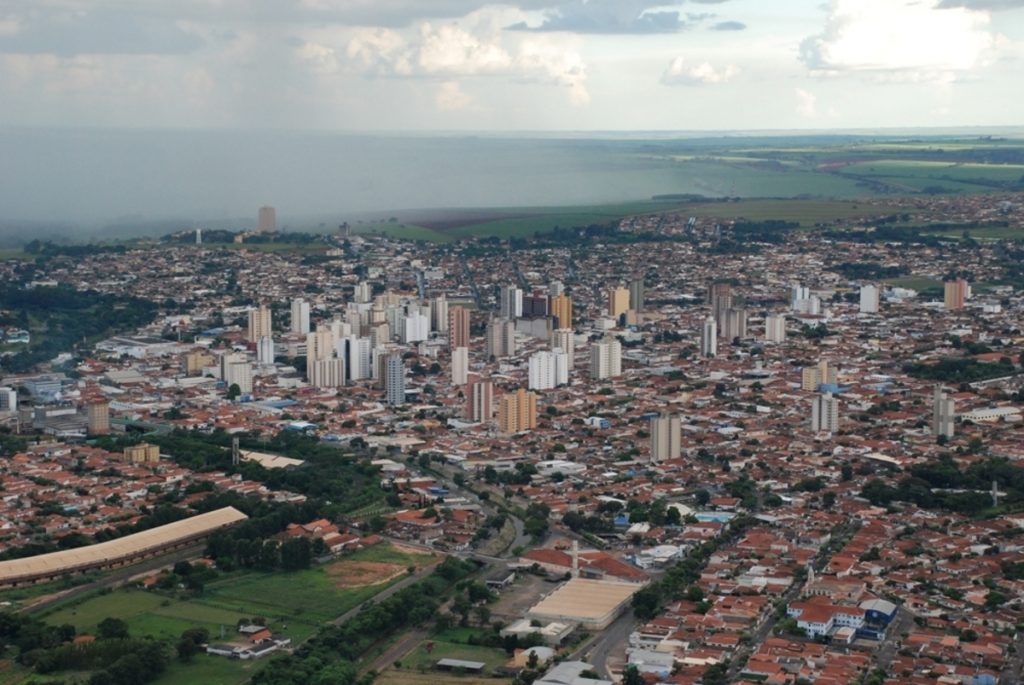 Foto aérea da cidade, representando abrir empresa em Catanduva