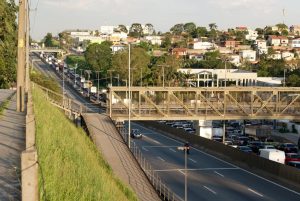 Foto da rodovia Raposo Tavares, representando abrir empresa em Cotia