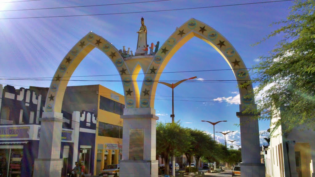 Foto dos Arcos de Nossa Senhora de Fátima, representando abrir empresa em Nova Russas