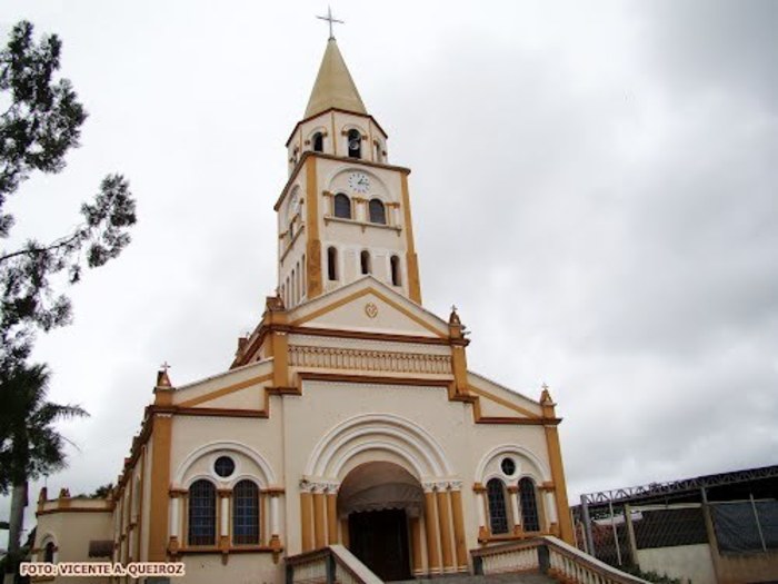 Igreja em Dobrada, representando abrir empresa em Dobrada - Abertura Simples