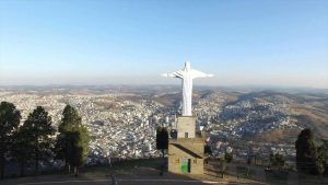 Foto aérea da cidade de Poços de Caldas, representando abrir empresa em Poços de Caldas - Abertura Simples