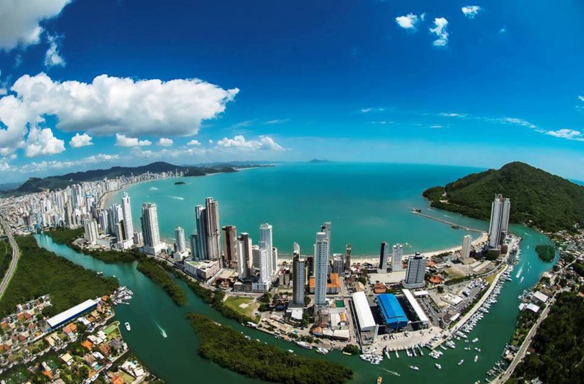 Foto aérea de Balneário Camboriú, representando abrir empresa em Balneário Camboriú - Abertura Simples