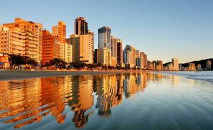 Praia em Balneário Camboriú, representando escritório de contabilidade em Balneário Camboriú - Abertura Simples