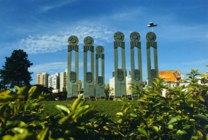 Monumento ao Sapateiro em Novo Hamburgo, representando abrir empresa em Novo Hamburgo - Abertura Simples