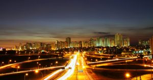 Foto de estrada de São José dos Campos, representando uma das cidades com mais franquias