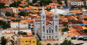 foto da igreja da cidade, representando como abrir empresa em picos