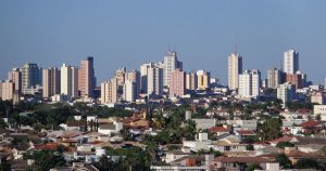 foto da cidade com alguns prédios ao fundo, representando abrir empresa em presidente prudente