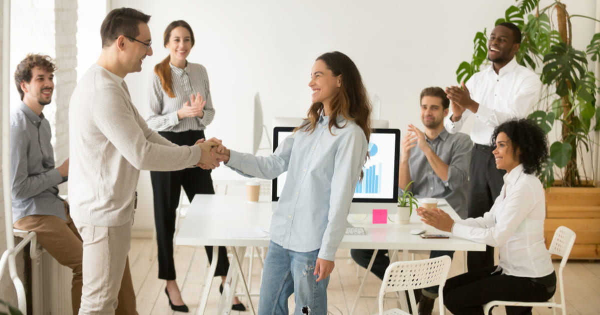 foto de varias pessoas sorrindo, representando empreender em cruz alta