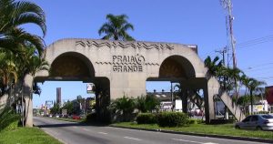 Foto ilustrativa da entrada da cidade para as pessoas que estão querendo contratar serviços de escritório de contabilidade em Praia Grande