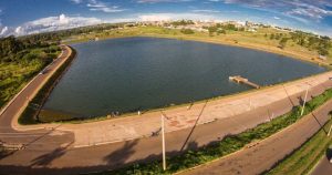 Imagem do lago que é referência na cidade para quem quer abrir empresa na Cidade Ocidental de Goiás