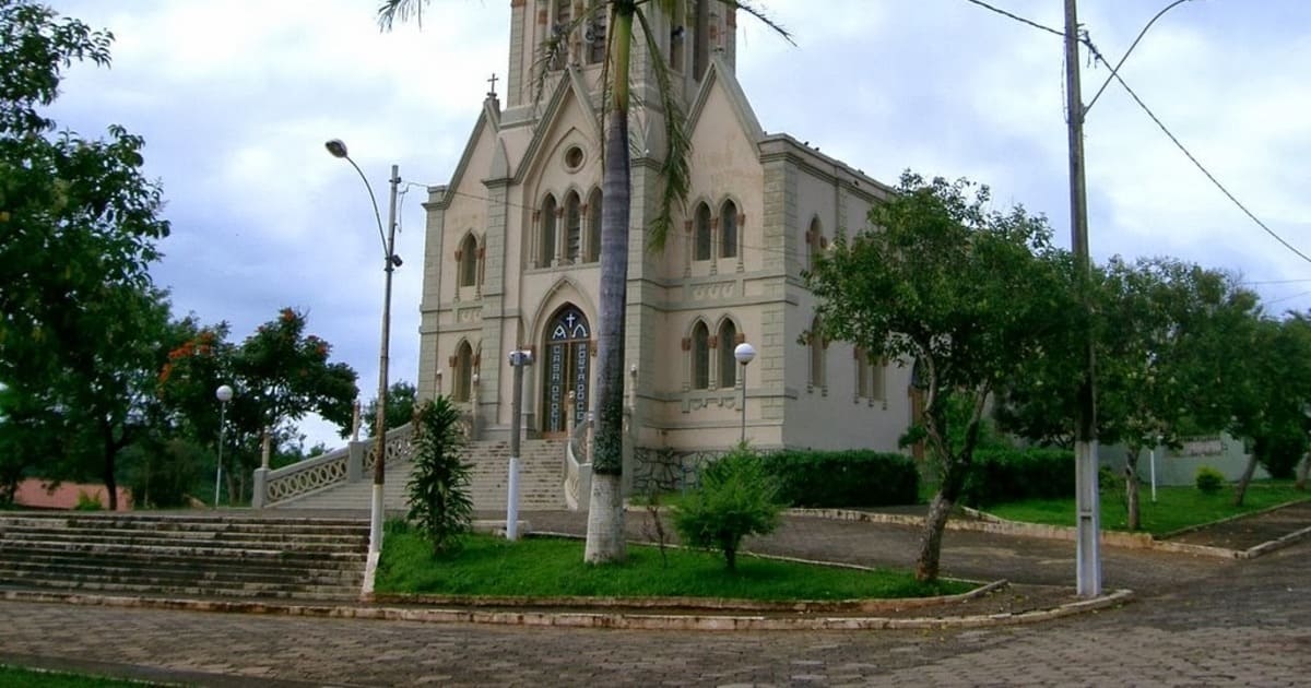 foto da igreja matriz da cidade, representando como abrir empresa em Leandro Ferreira