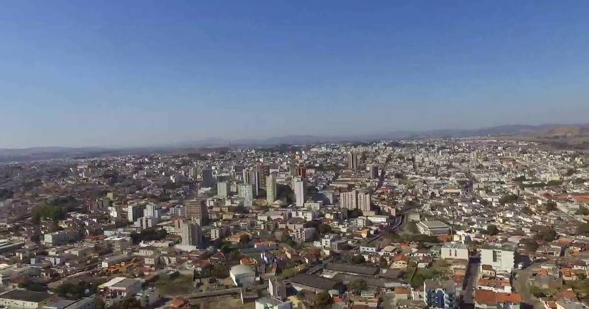 Foto aérea da cidade, representando abrir empresa em passos