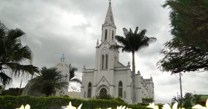 foto de igreja matriz da cidade, representando a contabilidade em perdigão