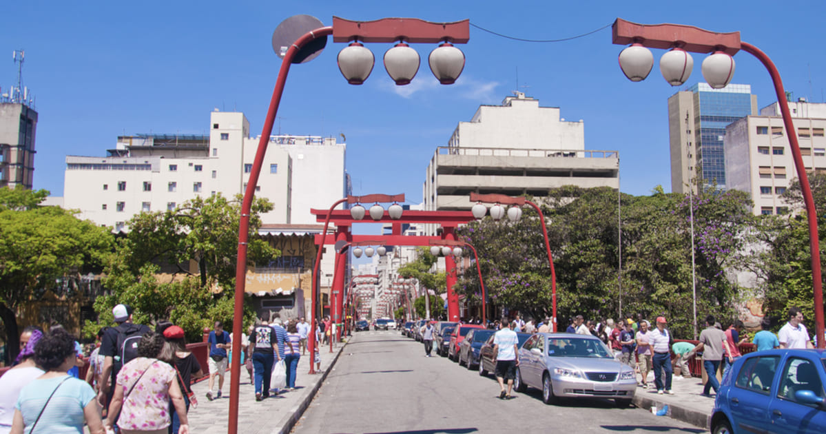 foto de rua principal da cidade, representando como abrir empresa na liberdade